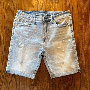 American Eagle Men’s jean shorts size 34